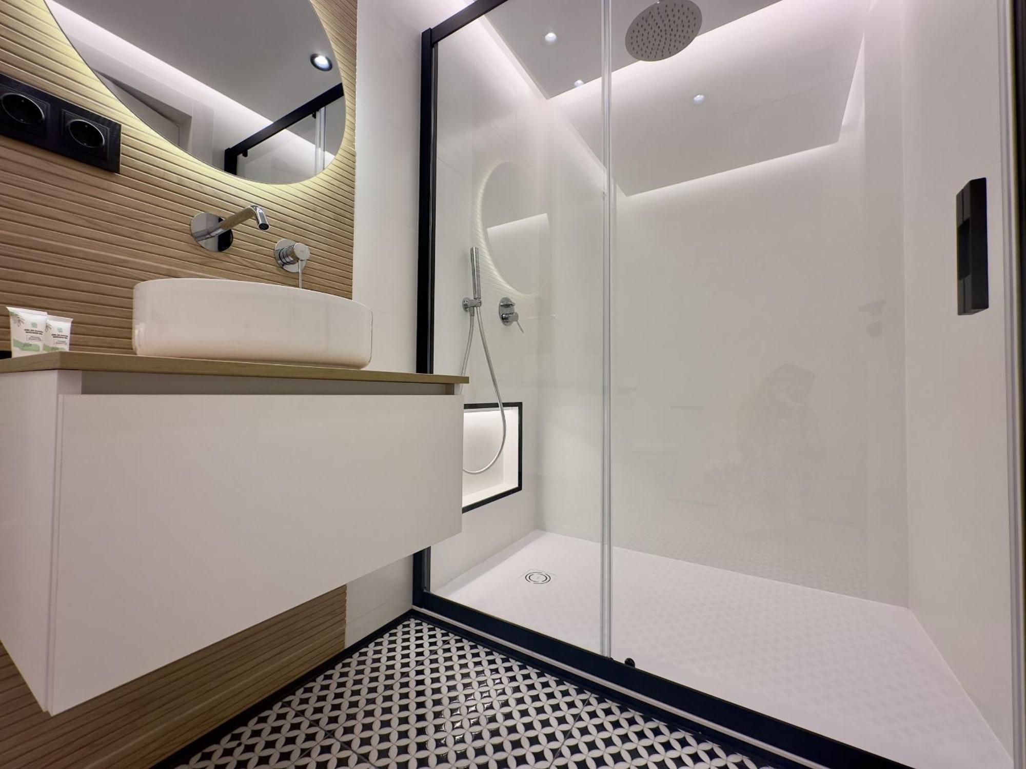 Irreverents Suites Malaga Ngoại thất bức ảnh