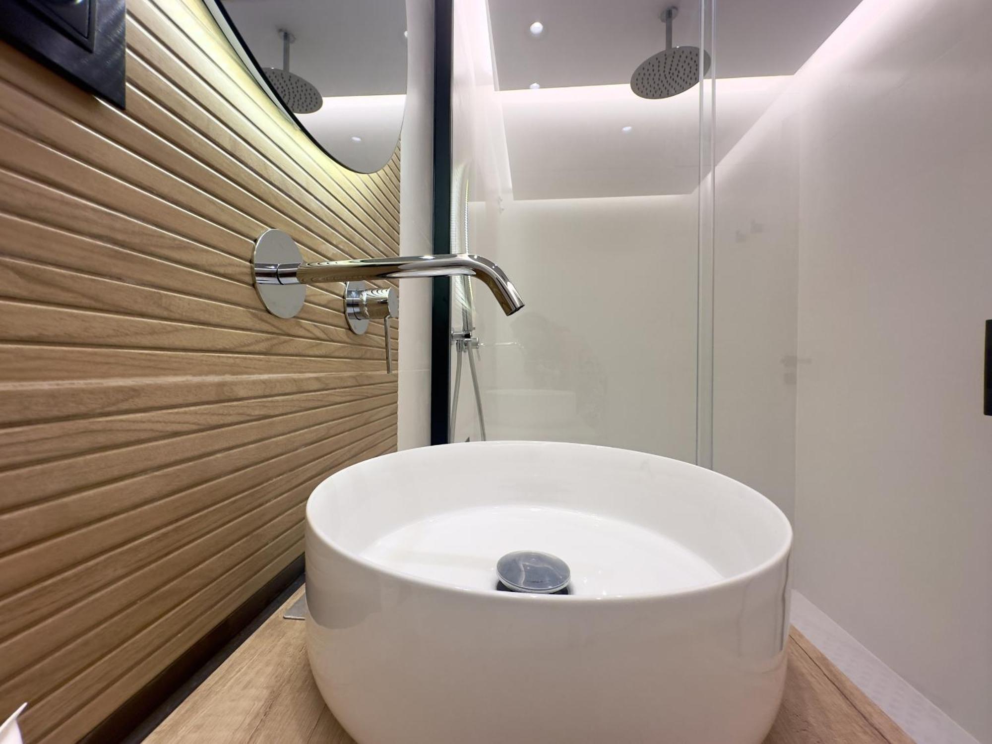 Irreverents Suites Malaga Ngoại thất bức ảnh